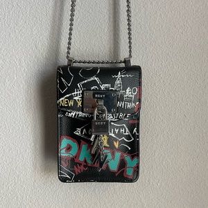 DKNY Women’s everyday multipurpose crossbody handbag